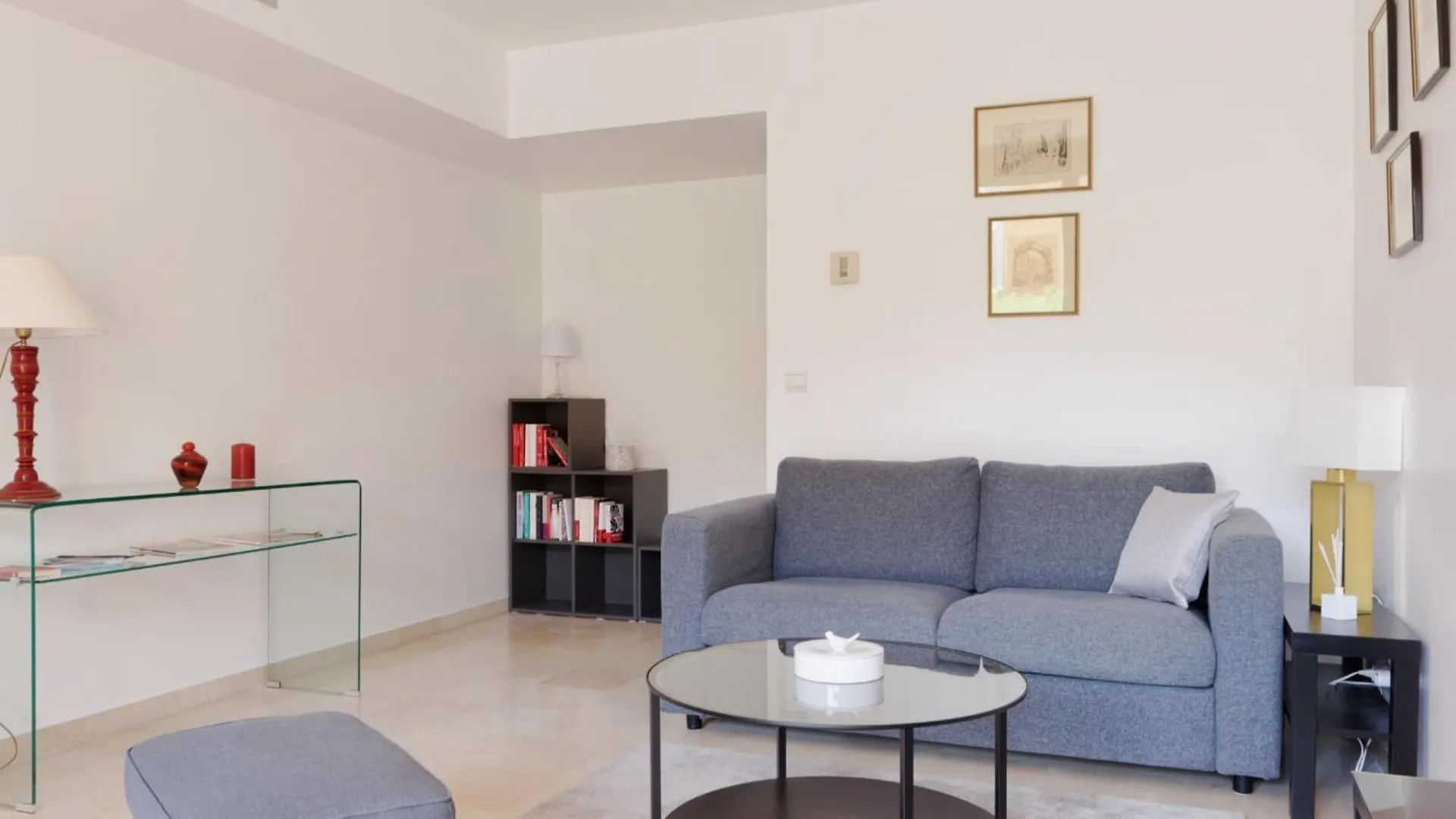 Mirabeau Furnished Flat Apartment Aix-en-Provence