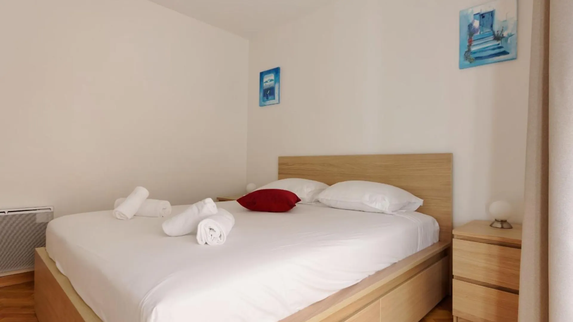 Mirabeau Furnished Flat Apartment Aix-en-Provence France