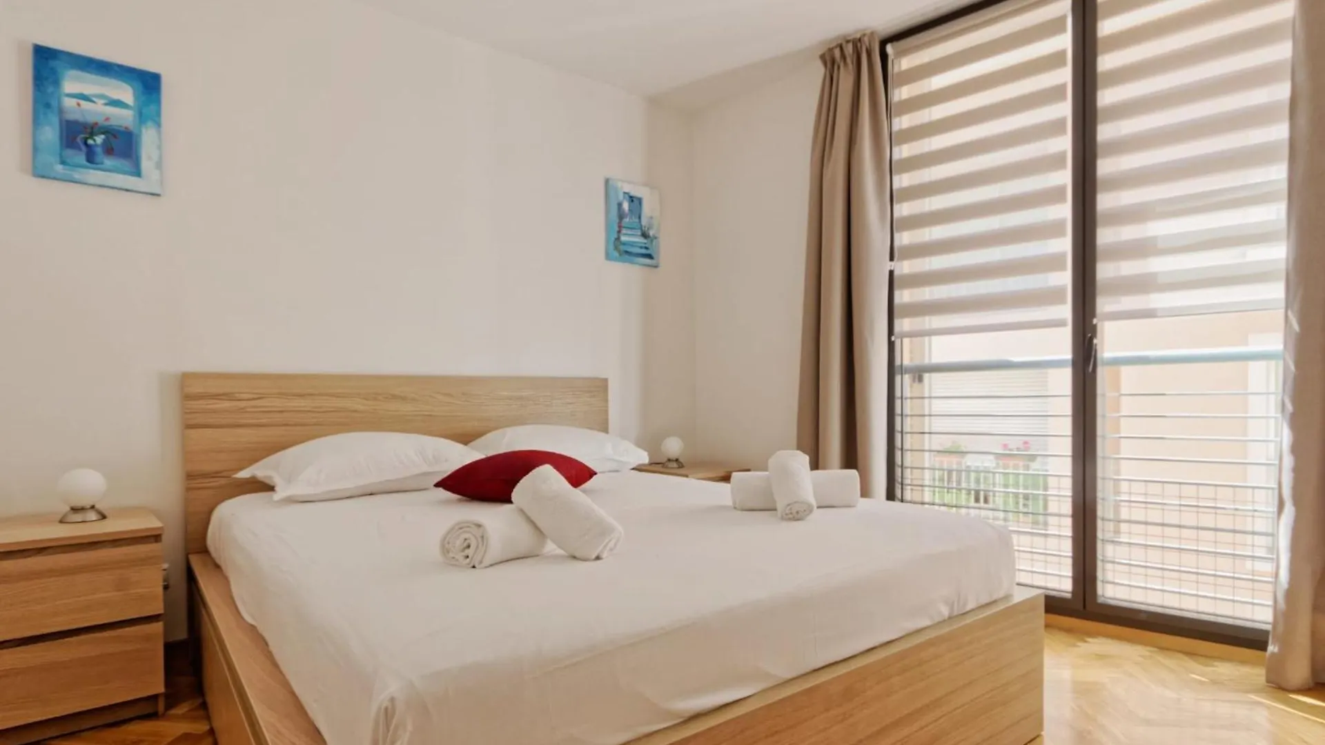 Mirabeau Furnished Flat Apartment Aix-en-Provence 0*,  France