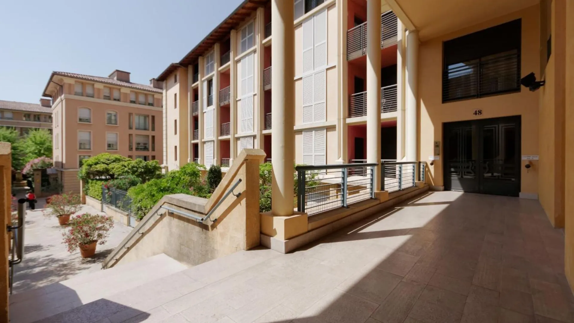 Mirabeau Furnished Flat Apartment Aix-en-Provence 0*,